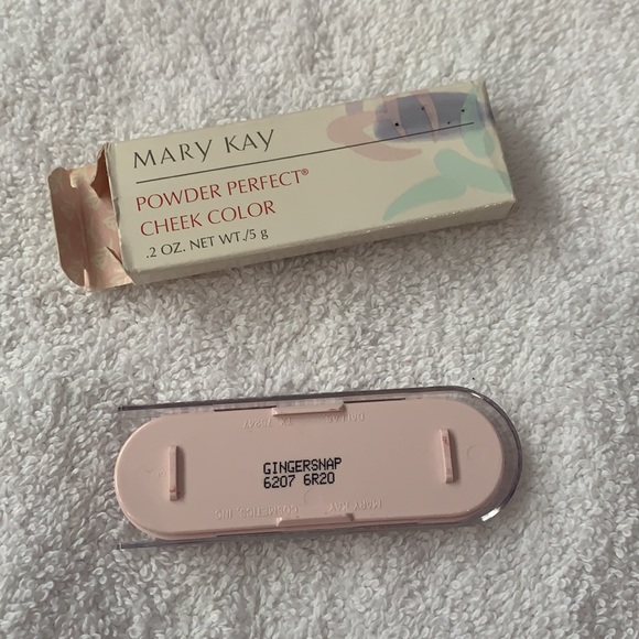 Mary Kay Blush - Picture 2 of 4